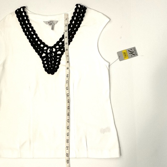ZoZo White Sleeveless V Neck Top w/Black Decoration size Medium NWT - Picture 8 of 9